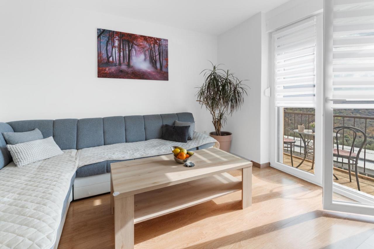Apartment Mdm บูเย ภายนอก รูปภาพ